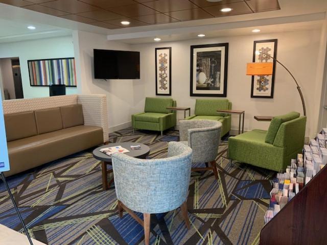 Holiday Inn Express Hotel & Suites Rochester By Ihg מראה חיצוני תמונה