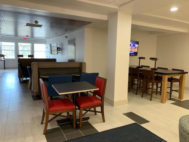 Holiday Inn Express Hotel & Suites Rochester By Ihg מראה חיצוני תמונה