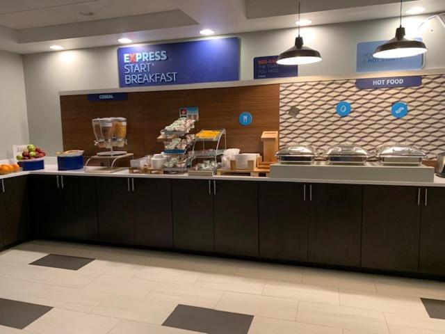 Holiday Inn Express Hotel & Suites Rochester By Ihg מראה חיצוני תמונה