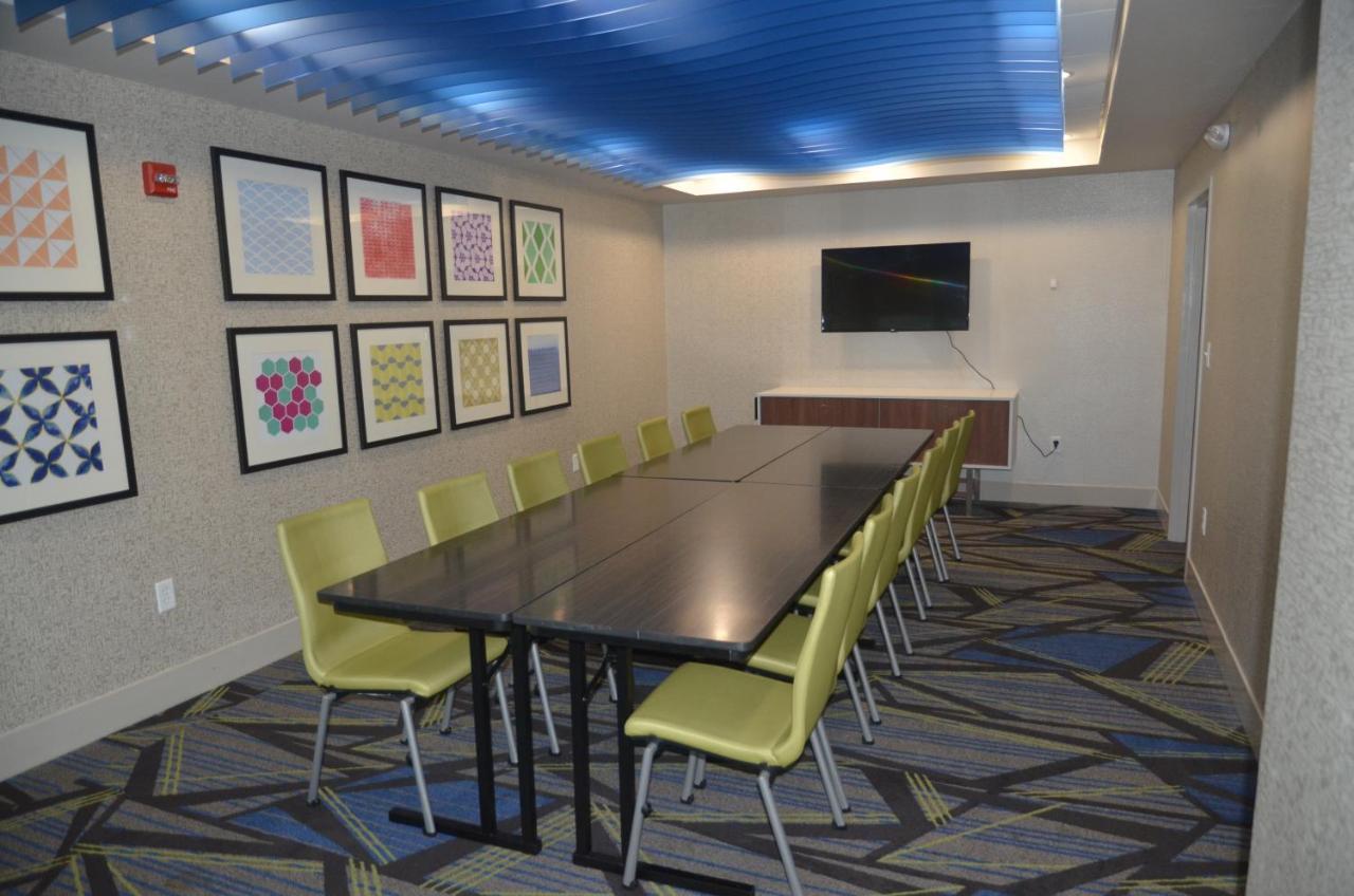 Holiday Inn Express Hotel & Suites Rochester By Ihg מראה חיצוני תמונה