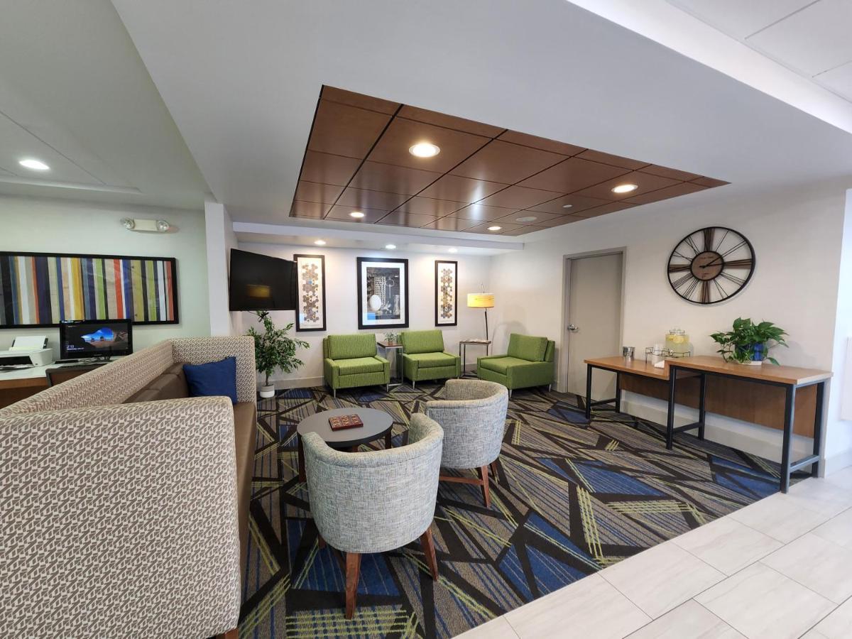 Holiday Inn Express Hotel & Suites Rochester By Ihg מראה חיצוני תמונה