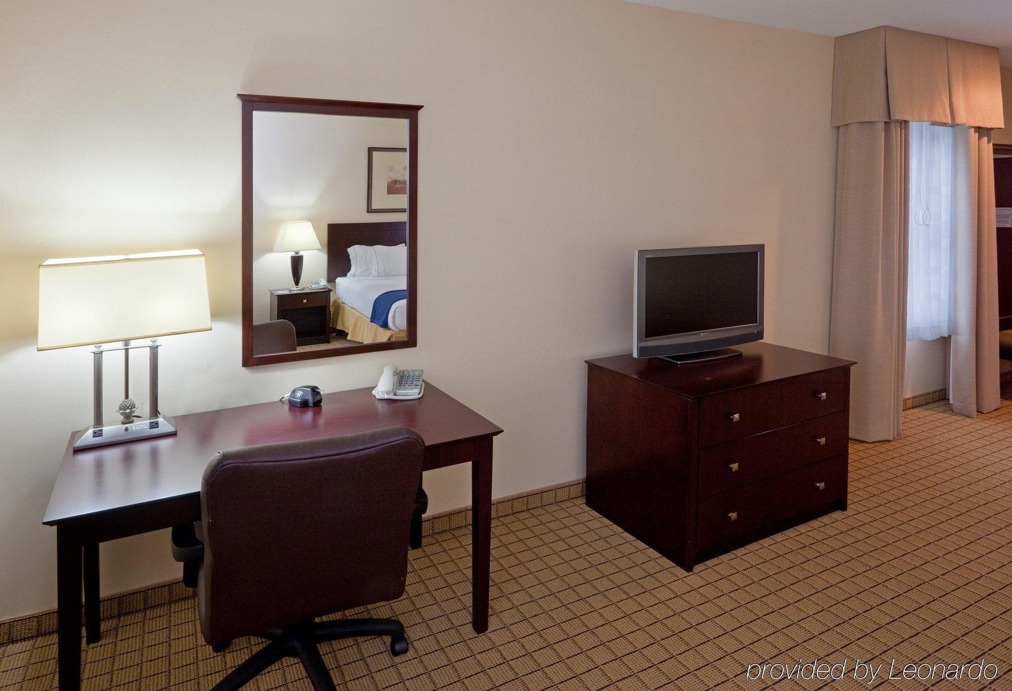 Holiday Inn Express Hotel & Suites Rochester By Ihg חדר תמונה