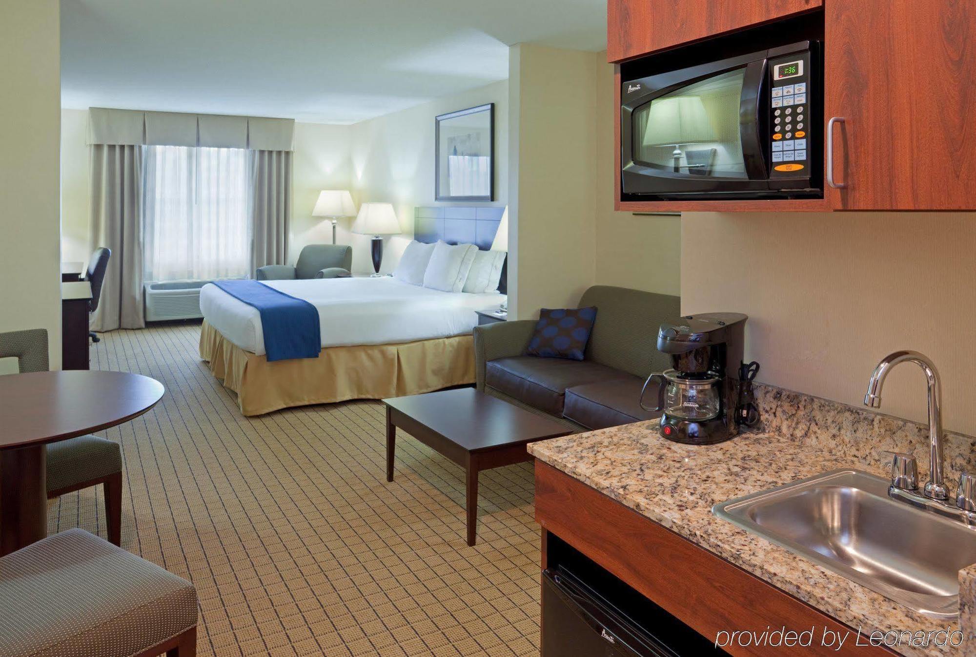 Holiday Inn Express Hotel & Suites Rochester By Ihg חדר תמונה